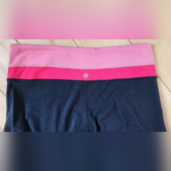 Lululemon Reversible Bootcut Pants Size 8 - Picture 3 of 3